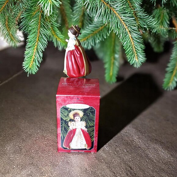 1998 Hallmark Keepsake Ornament Glorious Angel: Madam Alexander Holiday Angel - Picture 6 of 7